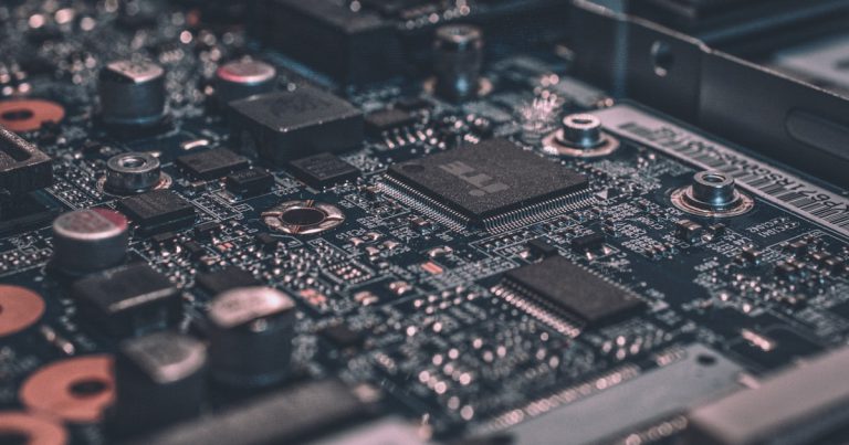 Transparencia algorítmica en ecommerce: lo que deben saber tus clientes en 2026