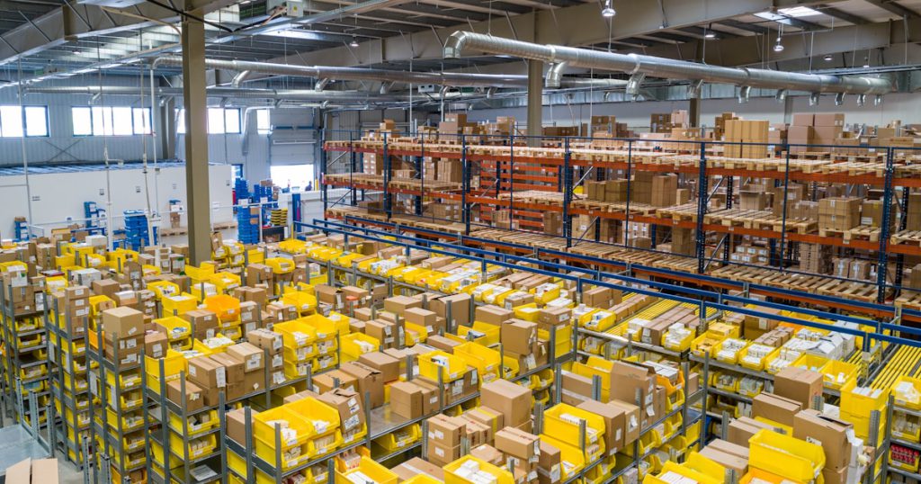 Automatización de almacenes: robots e IA para ecommerce en España 2026